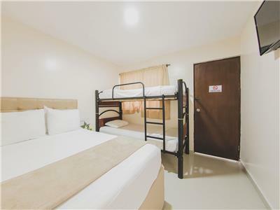 Azu�n Suites Hotel