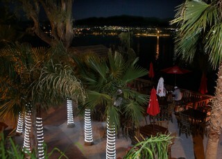 Hotel The Nautical Beachfront Resort