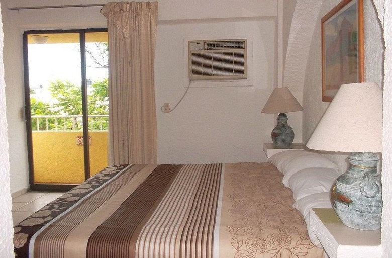 Hotel Ikaro Suites Cancun