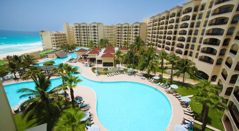 Hotel The Royal Islander An All Suites Resort