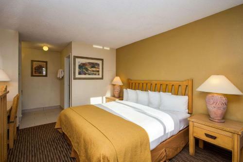 Hotel Rodeway Inn