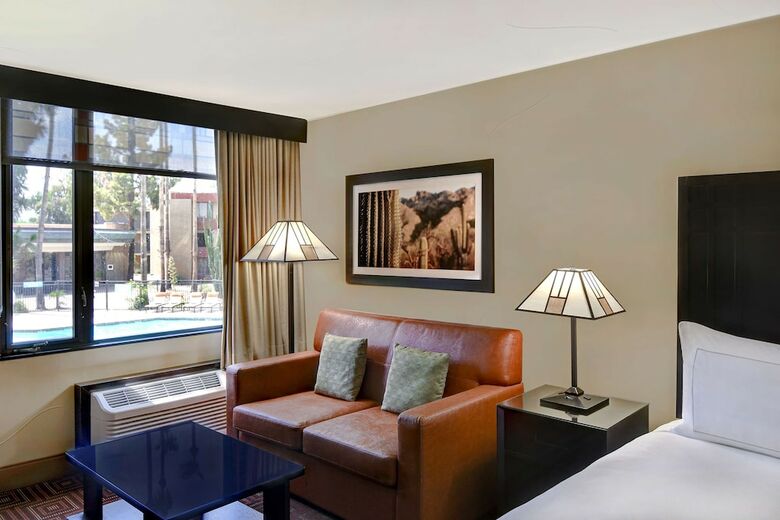 Hotel Doubletree By Hilton Phoenix- Tempe