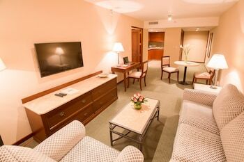 Aparthotel Los Tallanes Hotel & Suites