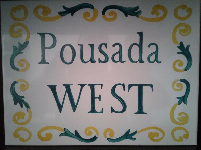 Hostal Pousada West