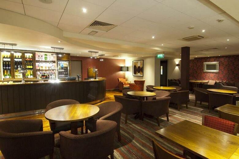 Hotel Premier Inn Bath Road