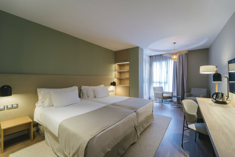 Hotel Barcel� Oviedo Cervantes