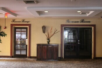 Hotel Fortuna Inn And Suites