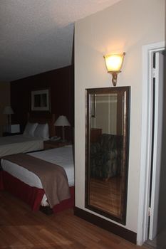 Hotel Fortuna Inn And Suites