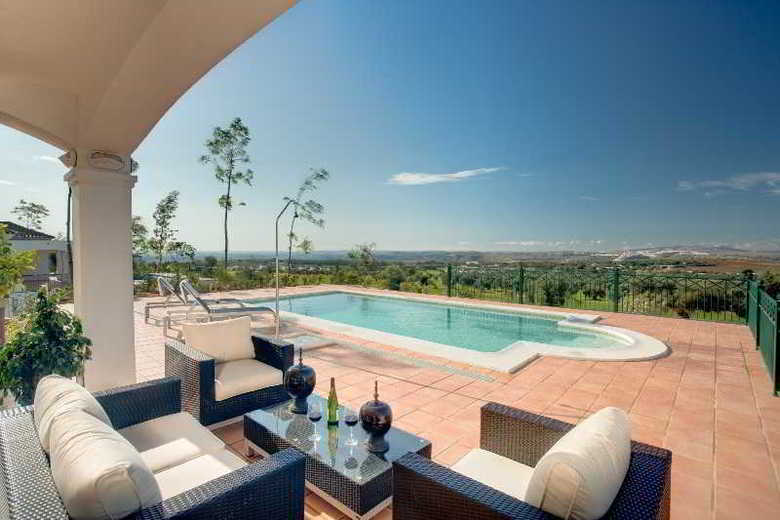 Arcos Gardens Country Estate