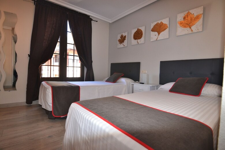 Hotel Hoster�a El Bodeg�n De Gredos