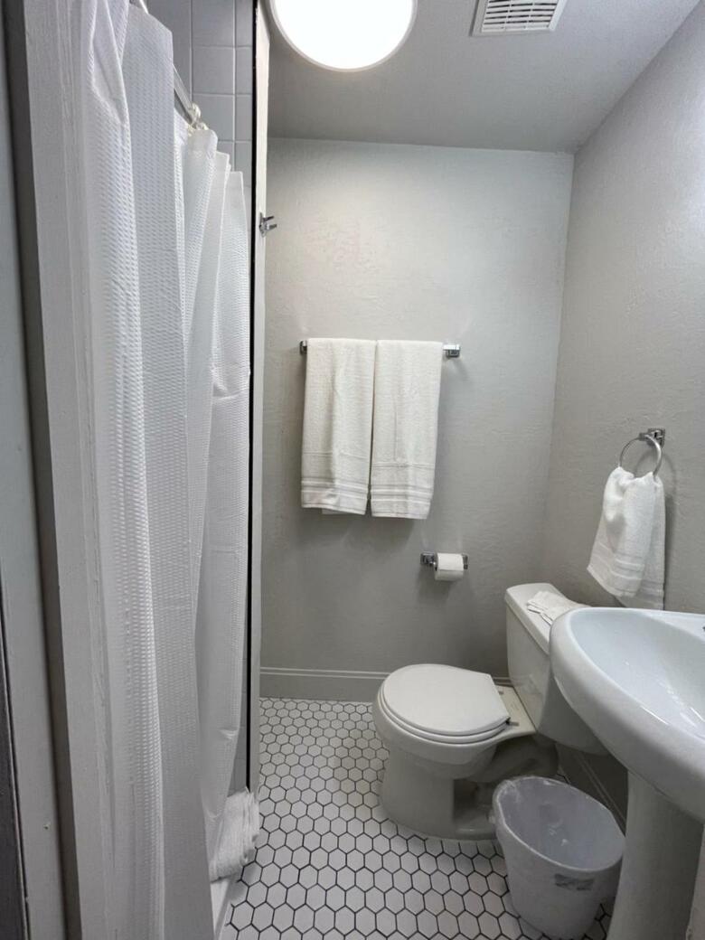 9 Arizona Motor Hotel