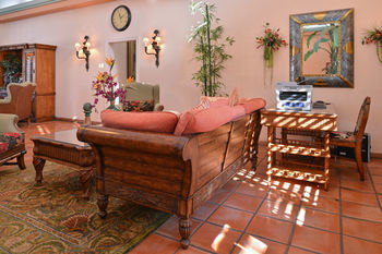Motel La Fuente Inn & Suites