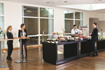 Hotel M�venpick Amsterdam City Center