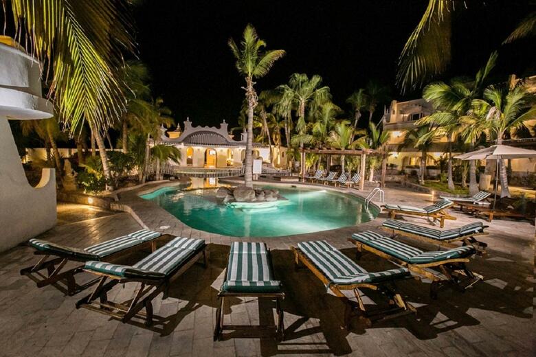 Hotel & Suites El Moro