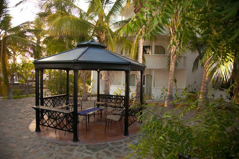 Hotel & Suites El Moro
