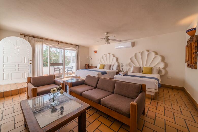 Hotel & Suites El Moro