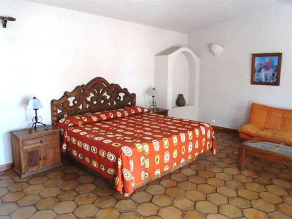 Hotel & Suites El Moro