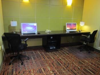 Aspen Hotel And Suites