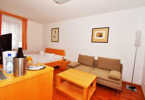 Hostal Penzion Na Ostrov?
