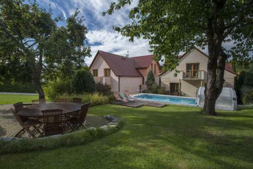 Hostal Pension Pod Skalkou