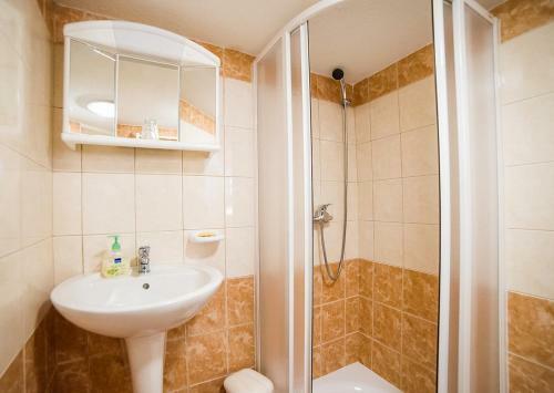 Hostal Pension Jana