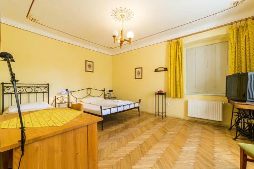 Hostal Penzion Gardena