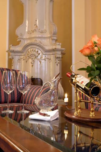 Hotel Embassy