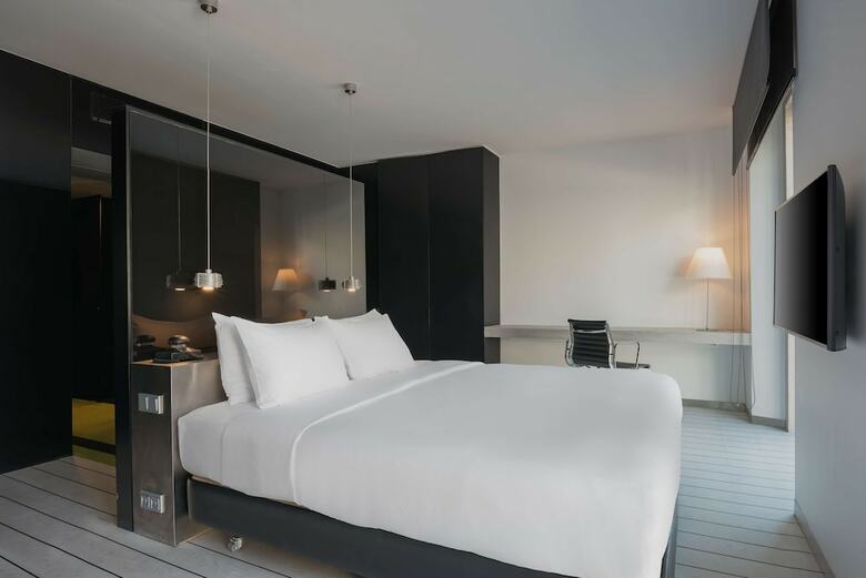 Hotel Double Tree Hilton Fontana