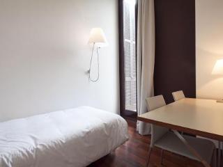 Inside Barcelona Apartments Mercat