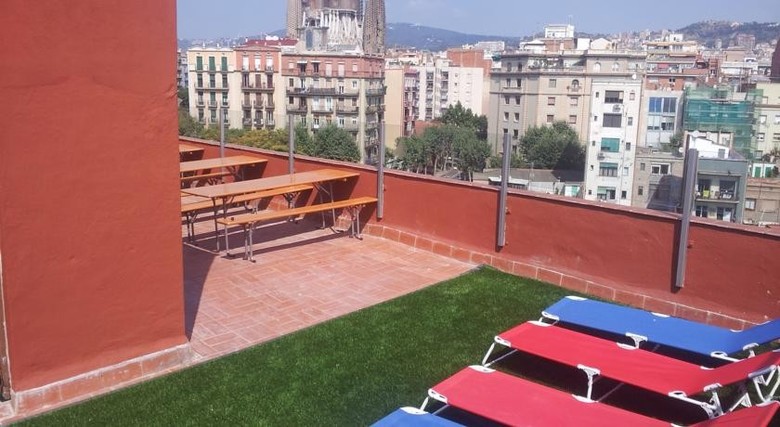 Diagonal Apartments