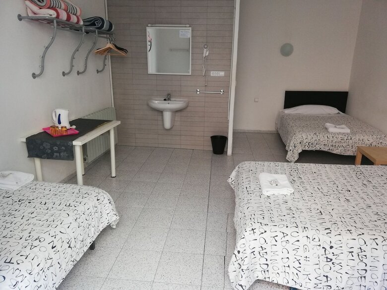 Hostal River