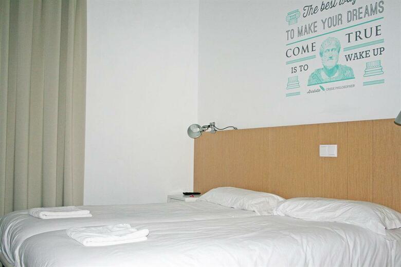 Hostal Ramblas By Pillow