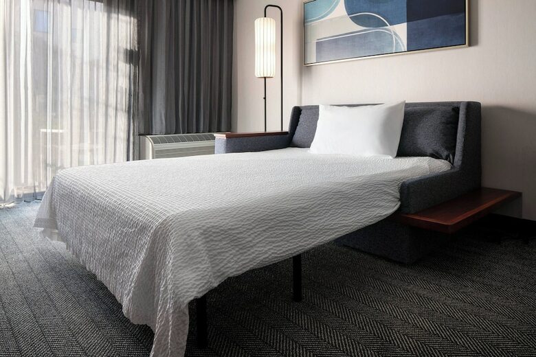 Hotel Courtyard By Marriott Bakersfield