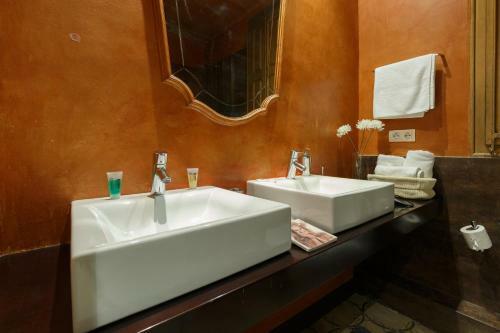 Barcelona 54 Apartment Rentals