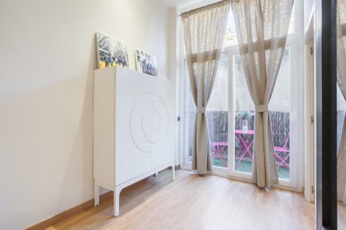Bcn Whynot Fira Apartments