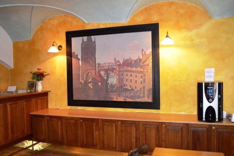 U Cervene Zidle - Red Chair Hotel