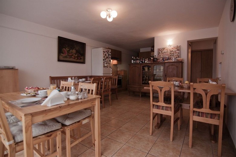 Hostal Pension Nika