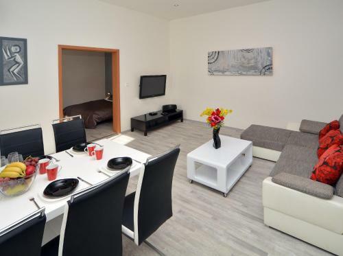 Navratilova Apartments
