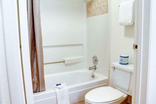 Motel 6-bishop, Ca