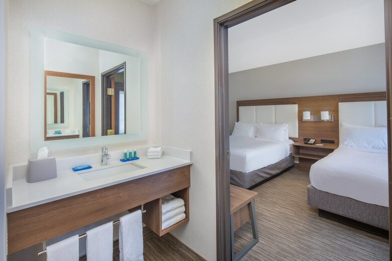 Holiday Inn Express Hotel & Suites Bishop