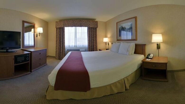 Holiday Inn Express Hotel & Suites Bishop