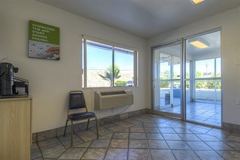 Motel 6 Blythe