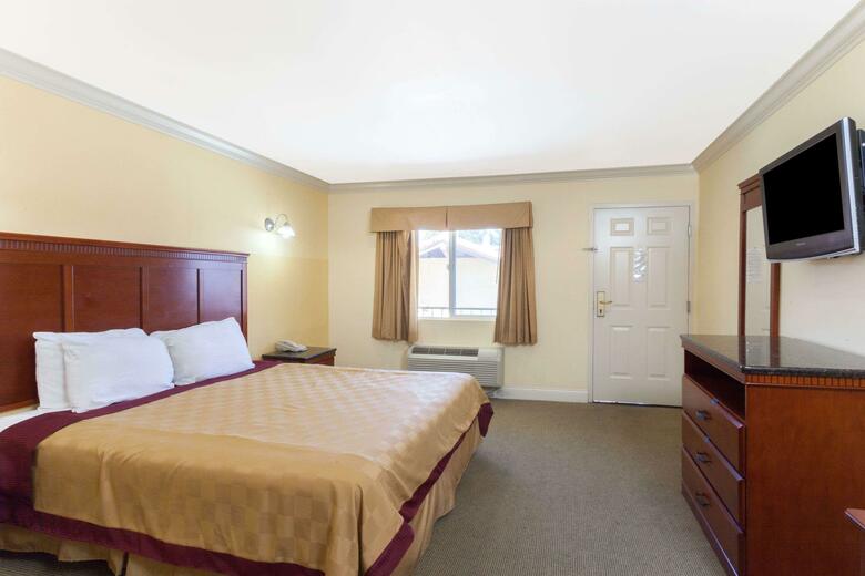 Motel Travelodge Brea