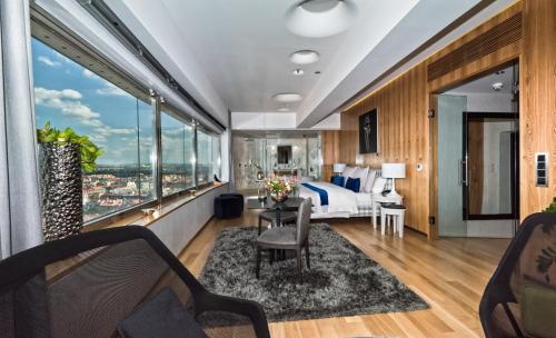 One Room Hotel