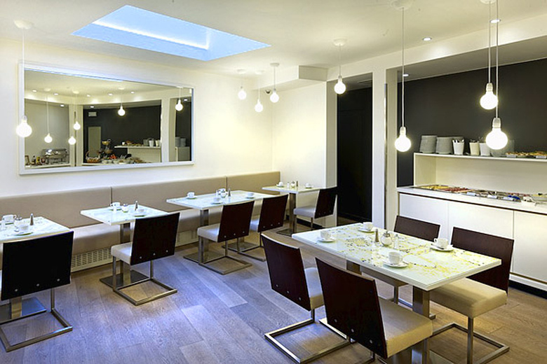 Hotel Pure White