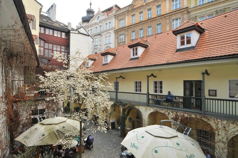 Apartamentos Hastal Gallery