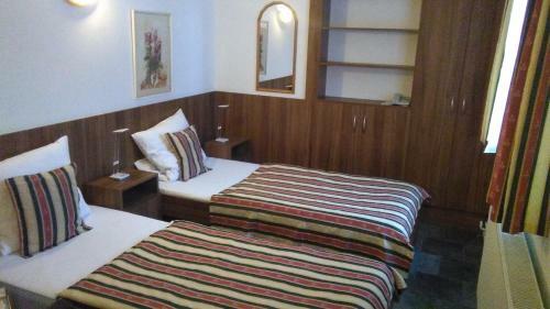 Hotel White House