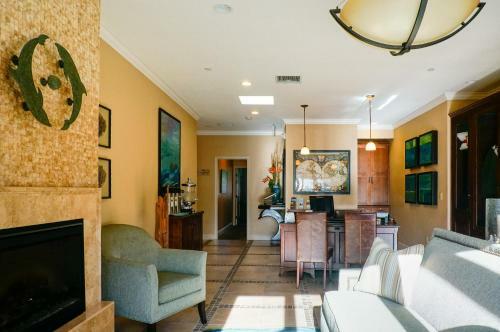 Posada Blue Dolphin Inn