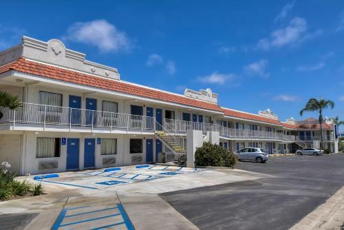 Motel 6 Carlsbad East