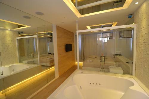 Love Time Hotel (adult Only)